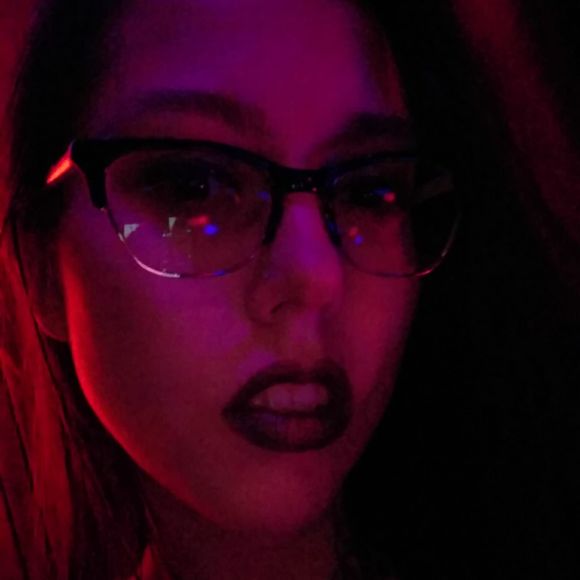 Meet your Posher, Katherine - Picture 1 of 1